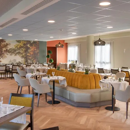 Domitys La Courtine Appart hôtel Melun